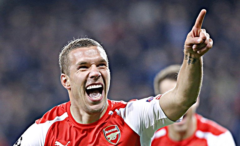 Podolski se vraća u Europu. Potpisuje za Hajdukov bratski klub