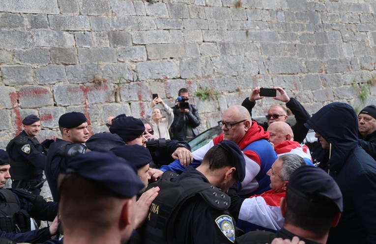 Mrak Taritaš i Orešković traže zabranu prosvjeda ispred kuća političara i javnih osoba