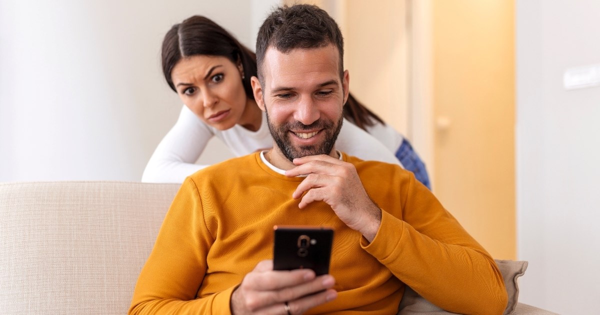 Psihologinja: 11 ponašanja može otkriti da vas partner ili partnerica vara