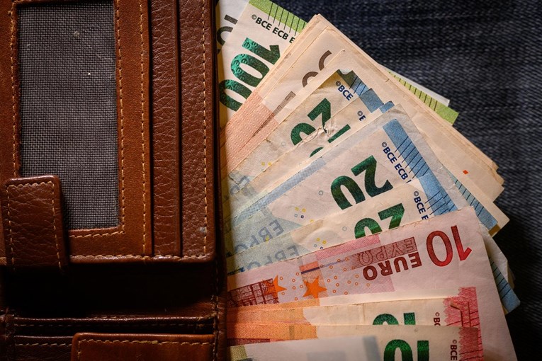 Istraživanje: Zbog niske financijske pismenosti kućanstva gube od 1750 do 4740 eura