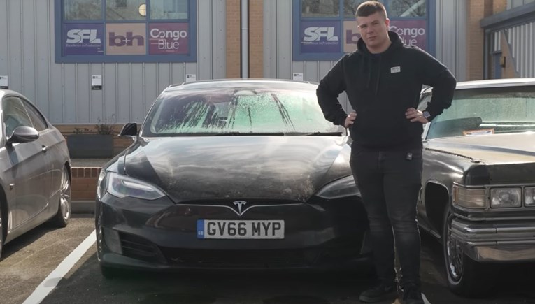 Što se dogodi s Teslom nakon šest mjeseci bez punjenja. Kaos u najavi