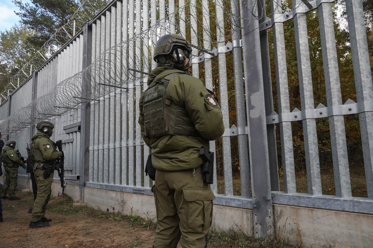 Nepoznata letjelica pala na poljsku vojnu bazu. Stigla je iz smjera Bjelorusije