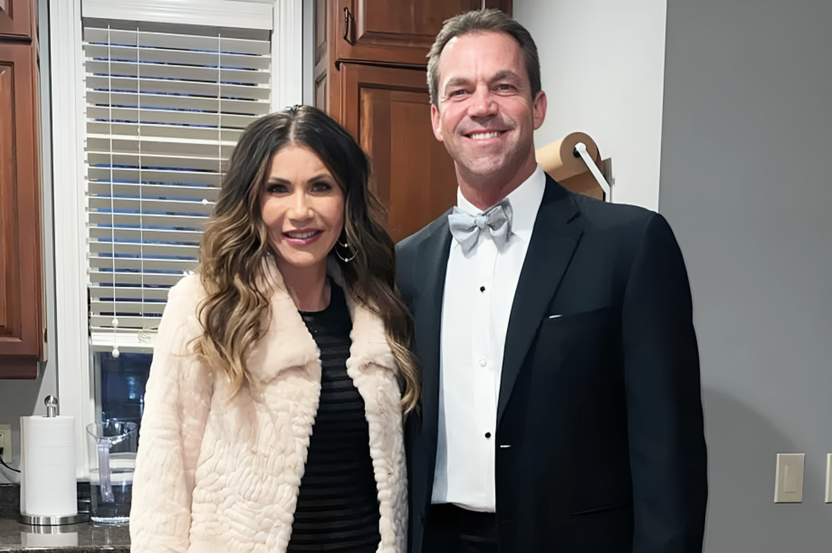 Muž "ICE Barbike" slao ženama svoje fotografije s lažnim grudima, u kratkim hlačicama