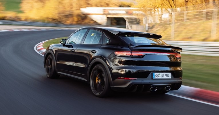 VIDEO Porscheov SUV je na stazi posramio mnoge supersportske automobile