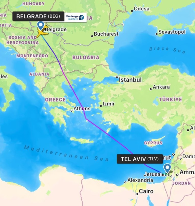 Vučić kaže da prekida izvoz oružja, a u Beograd sletio avion za prijevoz oružja