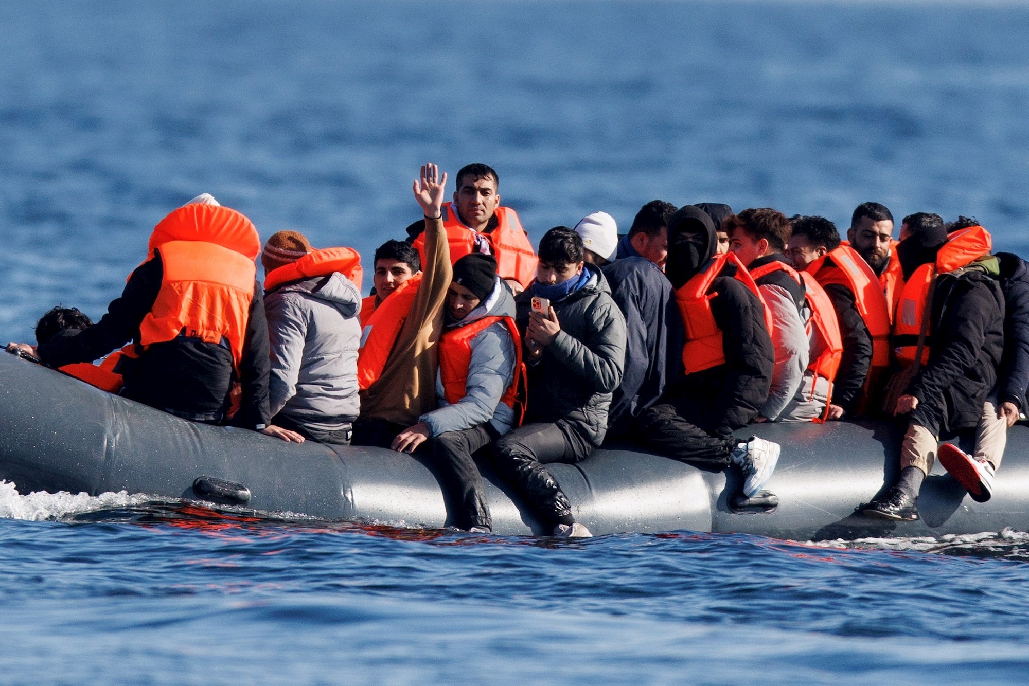 Drama na francuskoj obali: Migranti se tuku za mjesta u pretrpanim brodovima