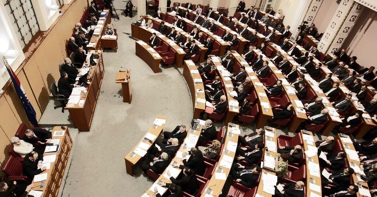 Nevjerojatna rupa u zakonu: Nije se moglo prisluškivati one koji podmićuju zastupnike