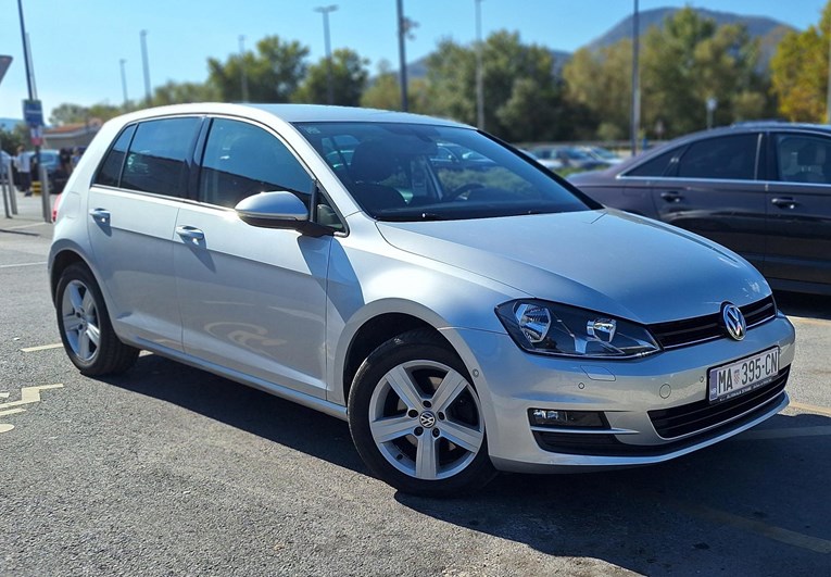 Najbolji auto oglasi: Golf VII s bogatom opremom i registracijom do 2026.