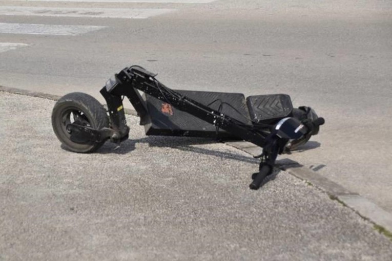 Maloljetnici divljali na prejakim romobilima u Puli. Obojica pala i ozlijedila se