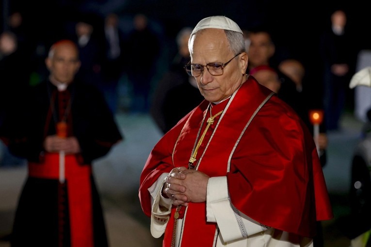 Papa: Dosta je pokazivanja moći! Dosta je rata!