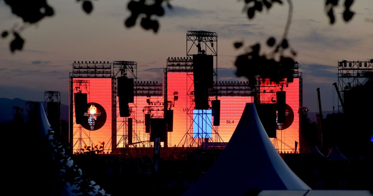 Skoro sve je spremno za Thompsonov koncert: Nove fotografije s Hipodroma
