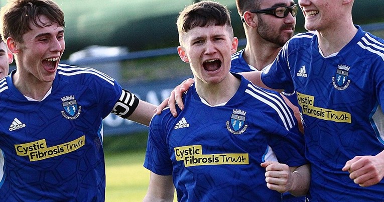 S 13 godina su mu rekli da više nikad neće hodati. Ovako 4 godine kasnije slavi gol