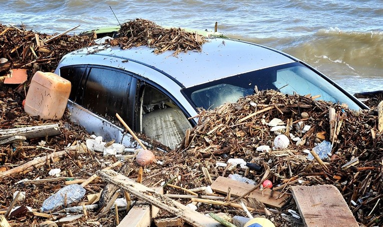 VIDEO Katastrofalni odroni i poplave u Italiji, raste broj mrtvih. Grad je uništen