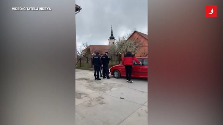 VIDEO U selu kod Vukovara zbog mjera se sukobili mještani i policija, uhićen muškarac