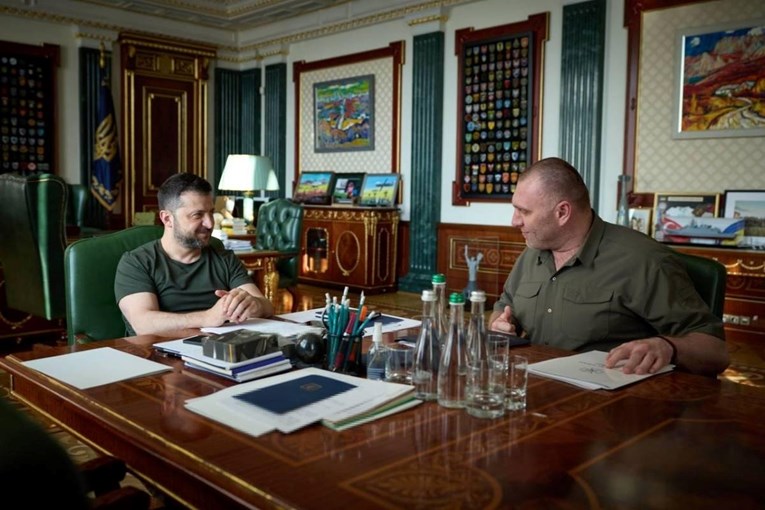 Zelenski objavio fotografiju i poslao upozorenje Rusiji. Spremaju se duboki udari?