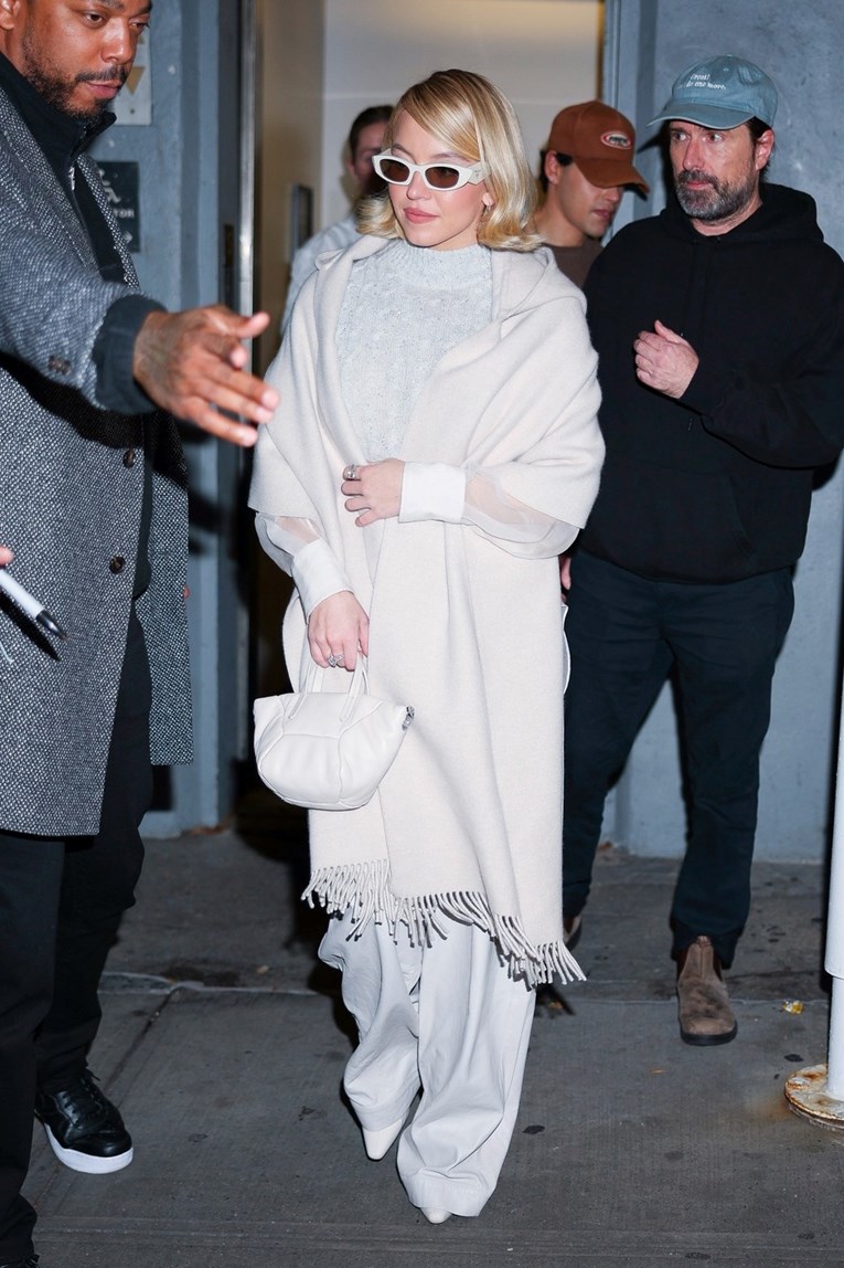 Sydney Sweeney dokazala da je šal novi kaput