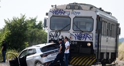 VIDEO Vlak naletio na auto kod Šibenika, vozač ozlijeđen