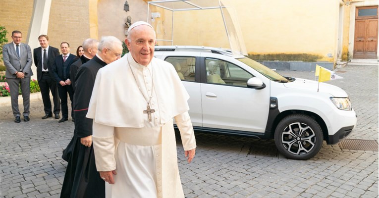 Papa ima novi auto, dolazi iz Rumunjske!