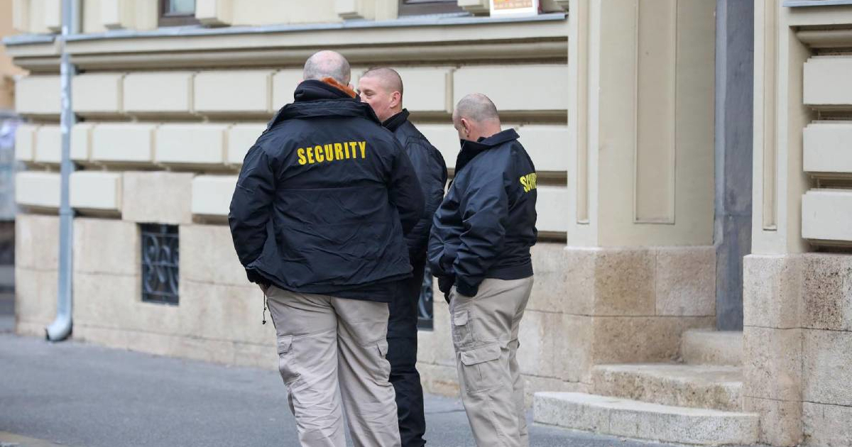 Zaštitari stižu u škole: Prolaze obuku koja traje 60 sati, plaća 1436€ bruto