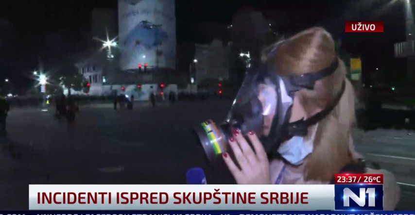 Novinarke iz Beograda uživo izvještavale s gas-maskama, ljudi ih ne prestaju hvaliti