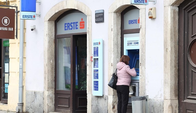 Erste banka lani ostvarila 219 milijuna eura dobiti zbog rasta kamatnih prihoda