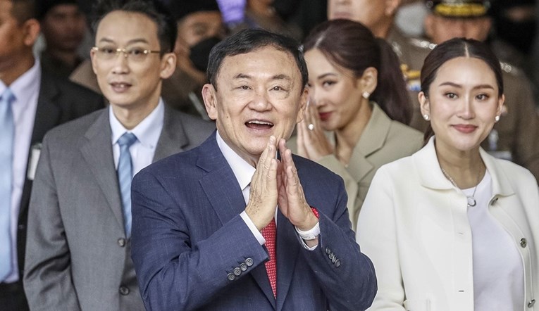 Bivši tajlandski premijer 15 godina bio u bijegu, vratio se u zemlju