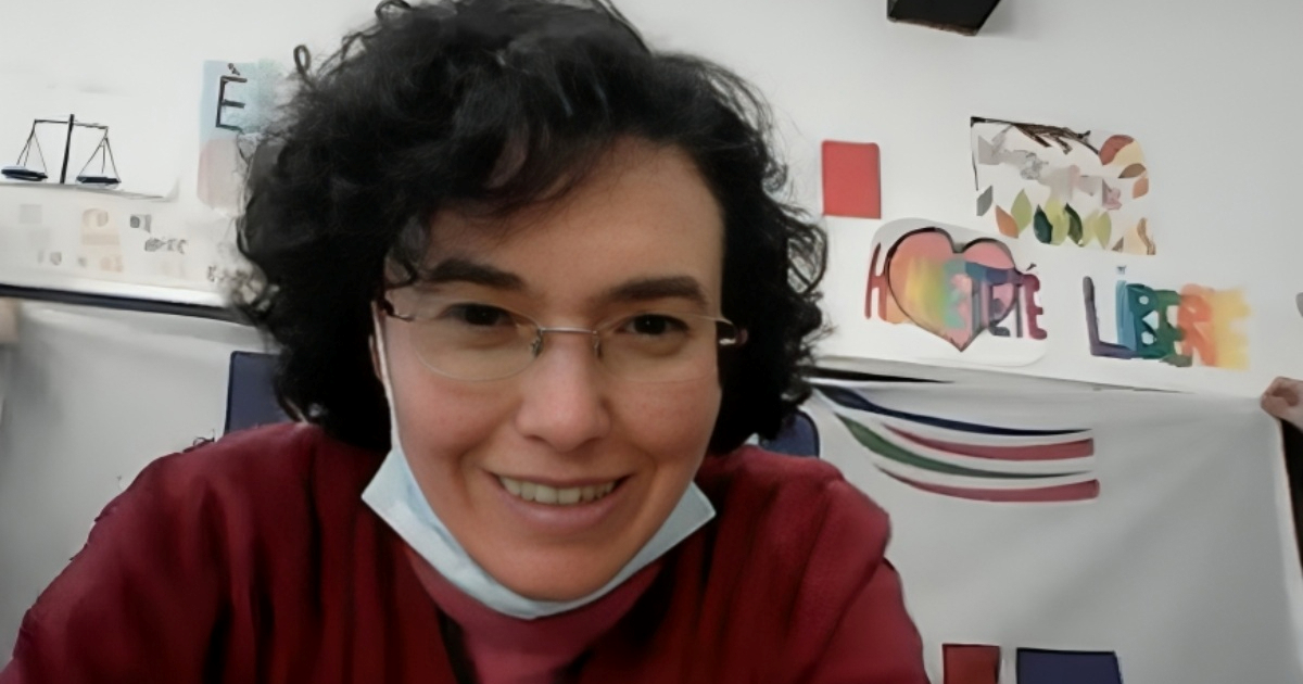 Učenik (13) u Italiji nožem izbo profesoricu, nosio majicu s natpisom "Osveta"