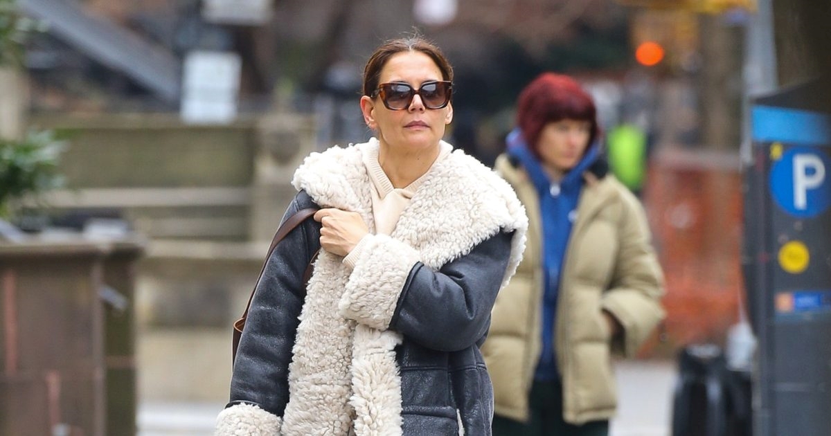 Pronašli smo kaput koji obožava Katie Holmes