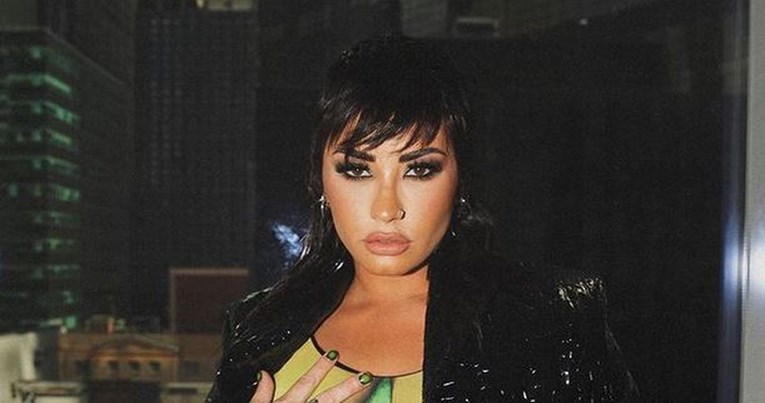 Demi Lovato objavila da više nije nebinarna osoba: "Sad se opet osjećam kao žena"