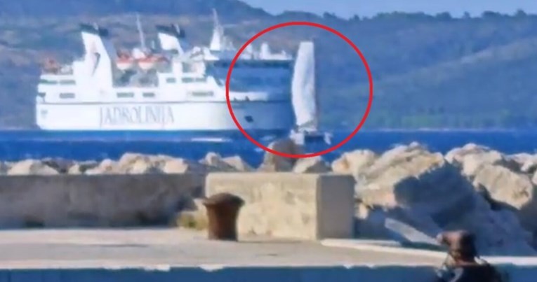 VIDEO Skoro se sudarili trajekt i katamaran. "Bilo je strašno. Čule su se trube"