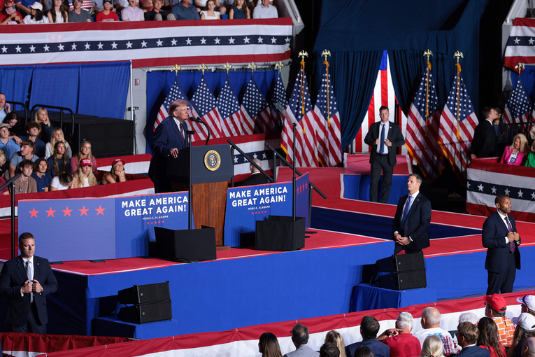 Trump: Slažem se s Kimom. Kad netko ima 112 nuklearnih raketa, dobro je slagati se s njim
