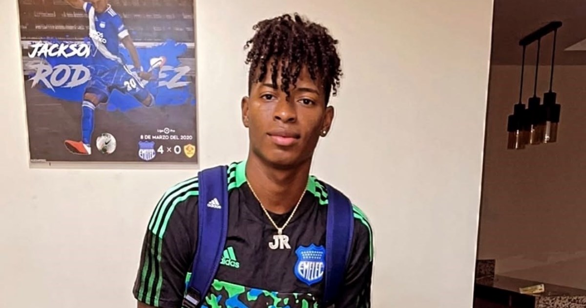 Ekvadorskom nogometašu provalnici oteli ženu i dijete, on se sakrio ispod kreveta