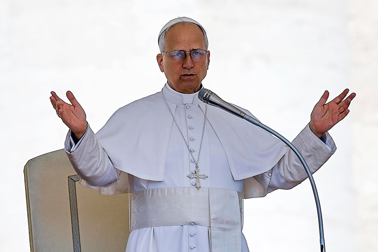 Papa: Krici majki i očeva koji drže mrtvu djecu u Gazi dopiru do raja. Zaustavite rat
