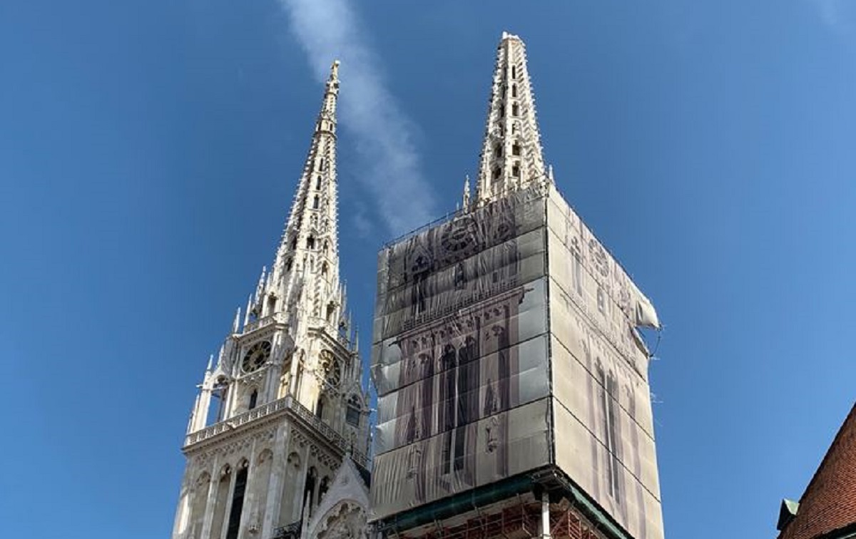 FOTO Pogledajte kako izgleda katedrala, nije samo toranj oštećen