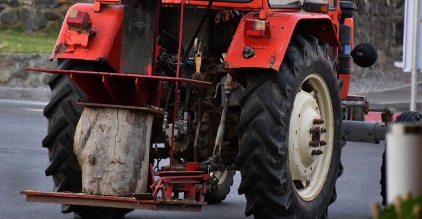 Kod Varaždina poginuo 67-godišnjak, traktor mu se prevrnuo na nizbrdici