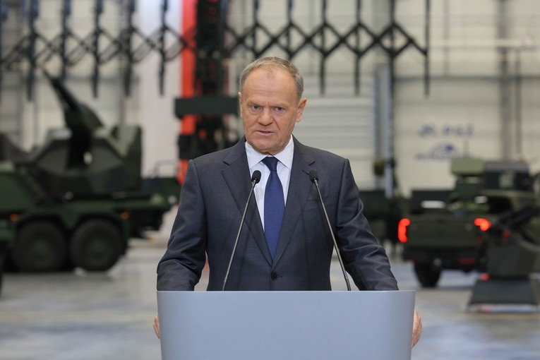Ruski dron pao četiri kilometra od Poljske. Tusk: Pogodili su benzinsku postaju