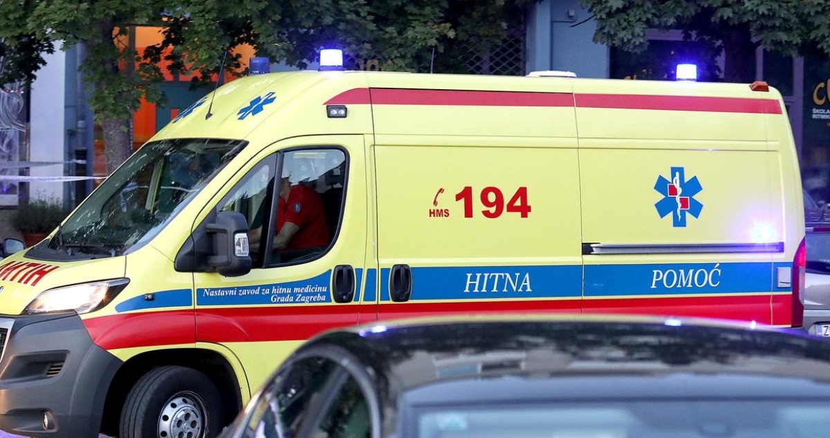 Žena u Zagrebu u Prečkom pala na stepenicama ispred zgrade i umrla