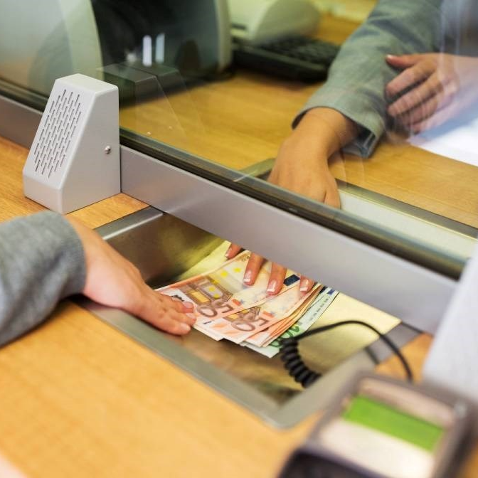 Bankarice u Čakovcu varale klijente, nudile nepostojeći ugovor. Novac uzele sebi