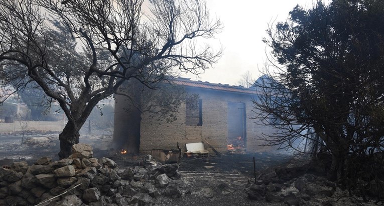 VIDEO Najgori požar ove godine u Dalmaciji: "Nikad požar nije gasilo toliko aviona"