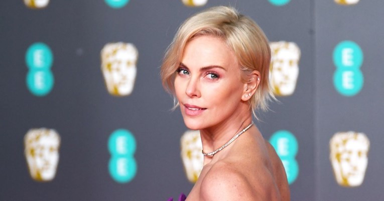 Charlize Theron želi glumiti u lezbijskoj verziji filma Umri muški: Gdje da potpišem?