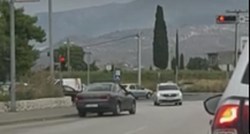 VIDEO Taksist u Splitu skrenuo preko dvije pune crte