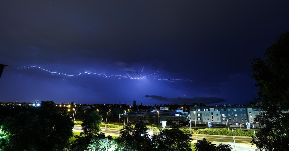 FOTO Ovako je sinoć izgledalo nebo iznad Zagreba