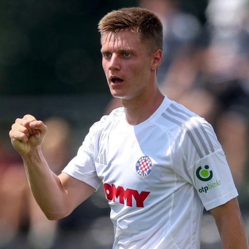 Hajduk ga se riješio prije pola godine. Sada radi transfer karijere?