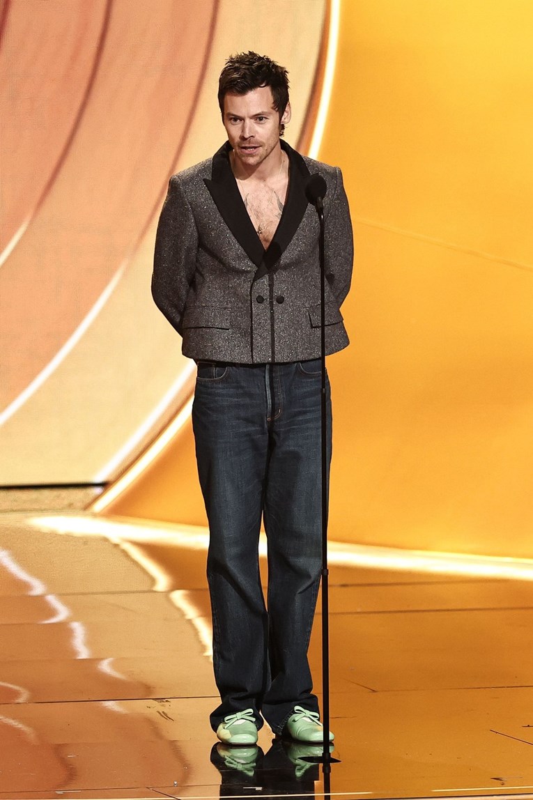 "Želi biti bakica": Harry Styles zbog izdanja na Grammyjima postao sprdnja