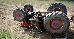 U prevrtanju traktora u Baranji poginuo 54-godišnji vozač