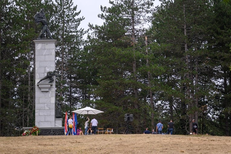 Žrtvoslovne udruge traže zabranu obilježavanja ustanka u Srbu