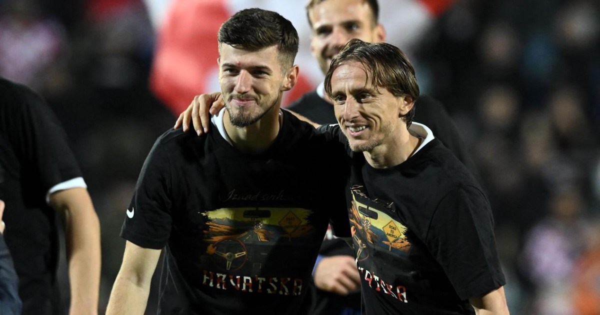 Evo koliko košta majica u kojoj su hrvatski nogometaši slavili odlazak na SP