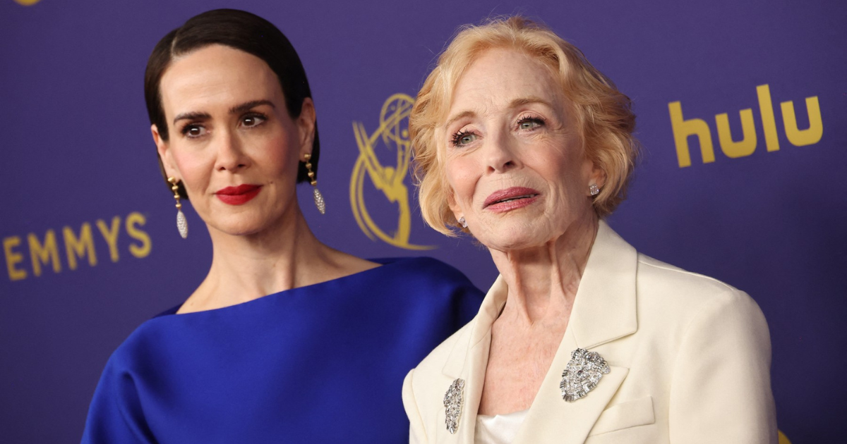 Holland Taylor (81) i Sarah Paulson (49) zajedno došle na Emmyje, u vezi su od 2015.