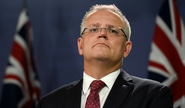 Australski premijer u parlamentu predvodio odavanje počasti za 33 žrtve požara