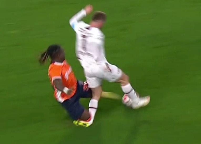 VIDEO Teška ozljeda bh. napadača. Prijeti mu kraj karijere